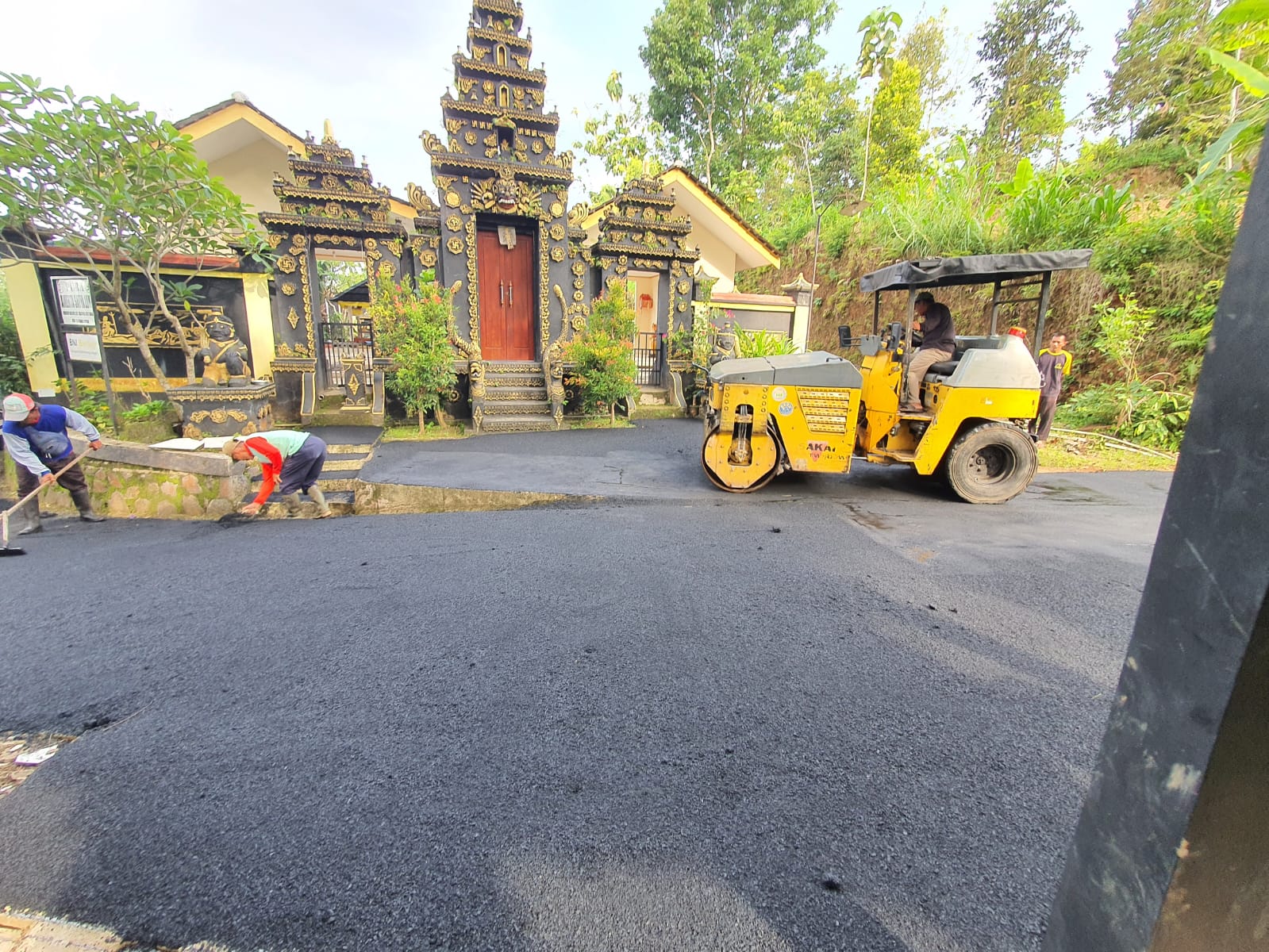 Pembangunan atau Rehabilitasi Jalan Aspal RW 08 DUSUN DOKSARI DESA BALONG, KEC. JENAWI, KAB. KARANGANYAR.